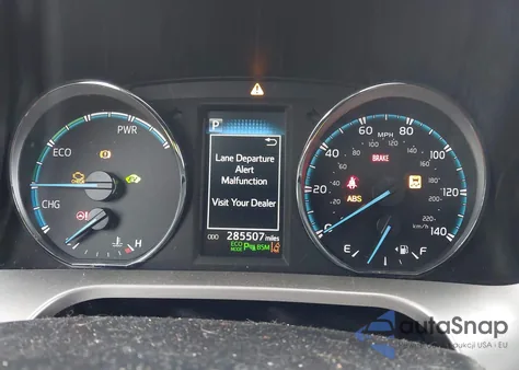 2017 Toyota Rav4 Hybrid Xle z USA, uszkodzony, nr VIN JTMRJREV8HD092136